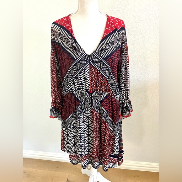 Gianni Bini Dresses & Skirts - Gianni Bini Red and Black Geometric Long Sleeve Dress